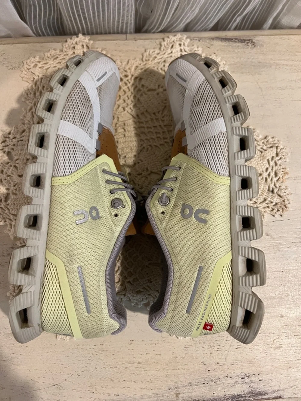 On Running Cloud Sneakers Women’s Size 8 Beige Green Lightweight Athletic Shoes - Picture 9 of 12